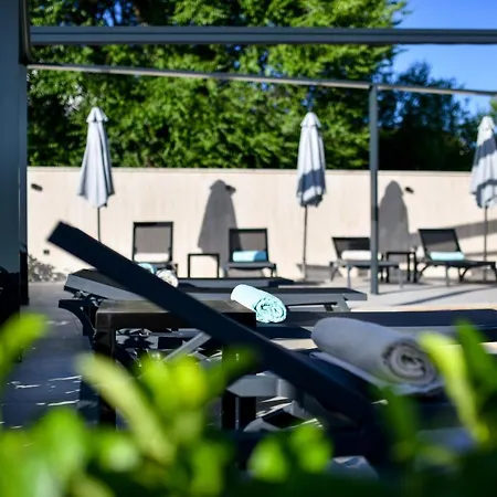 Crowonder & Oaza With Heated Swimming Pool And Sauna شقة فندقية توراني