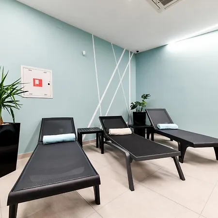 Aparthotel Crowonder & Oaza With Heated Swimming Pool And Sauna