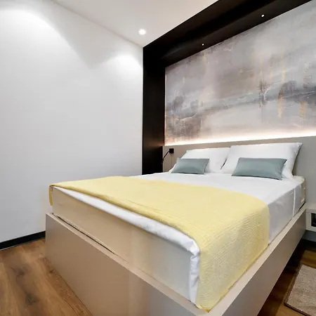 Crowonder & Oaza With Heated Swimming Pool And Sauna *