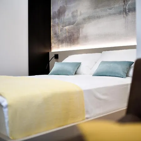 Crowonder & Oaza With Heated Swimming Pool And Sauna Aparthotel Turanj