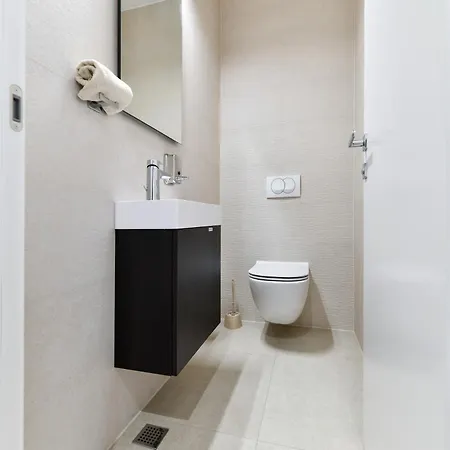 Crowonder & Oaza With Heated Swimming Pool And Sauna 4* Turanj