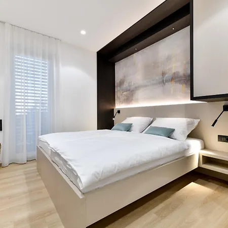 Aparthotel Crowonder & Oaza With Heated Swimming Pool And Sauna