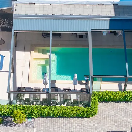 Crowonder & Oaza With Heated Swimming Pool And Sauna شقة فندقية