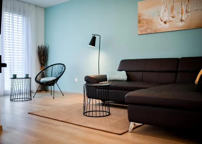 Crowonder & Oaza With Heated Swimming Pool And Sauna 4*