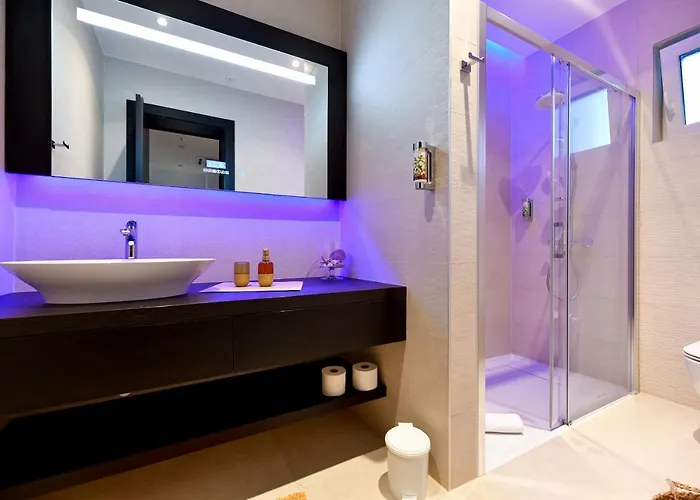 Appart hôtel Crowonder & Oaza With Heated Swimming Pool And Sauna Turanj