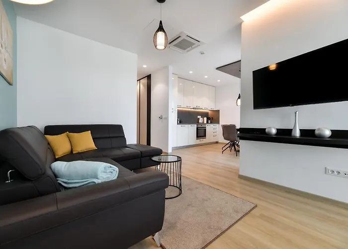 Appart hôtel Crowonder & Oaza With Heated Swimming Pool And Sauna