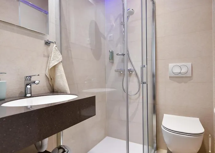 Crowonder & Oaza With Heated Swimming Pool And Sauna Appart hôtel