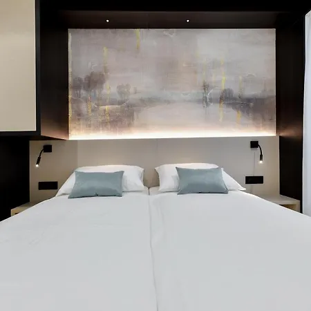 Crowonder & Oaza With Heated Swimming Pool And Sauna 4* 图兰杰