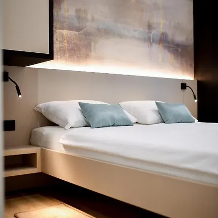 Crowonder & Oaza With Heated Swimming Pool And Sauna