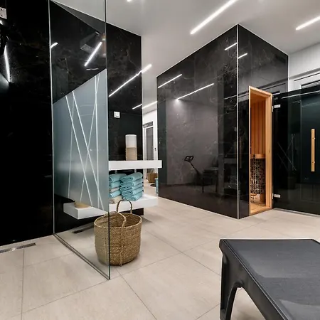 Crowonder & Oaza With Heated Swimming Pool And Sauna 4* Turanj