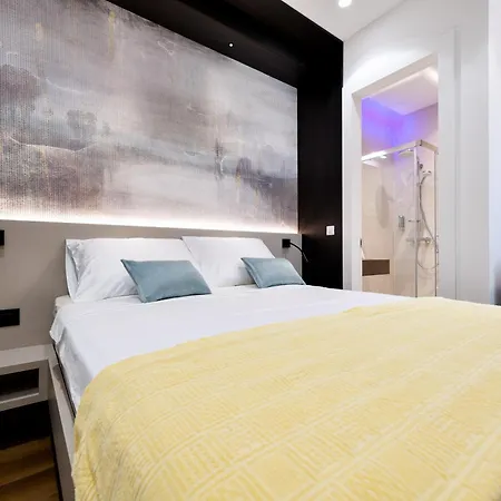 Crowonder & Oaza With Heated Swimming Pool And Sauna 4*