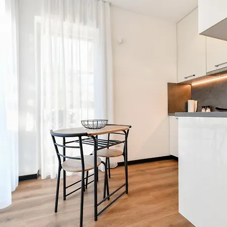 Crowonder & Oaza With Heated Swimming Pool And Sauna 公寓式酒店 图兰杰