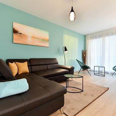 Crowonder & Oaza With Heated Swimming Pool And Sauna 公寓式酒店