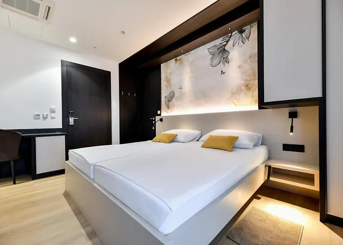 Aparthotel Crowonder & Oaza With Heated Swimming Pool And Sauna 4*