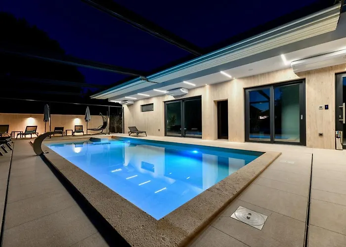 Aparthotel Crowonder & Oaza With Heated Swimming Pool And Sauna