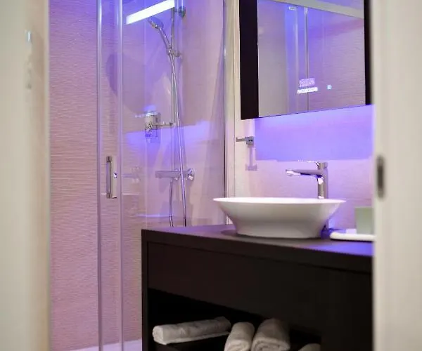 Crowonder & Oaza With Heated Swimming Pool And Sauna