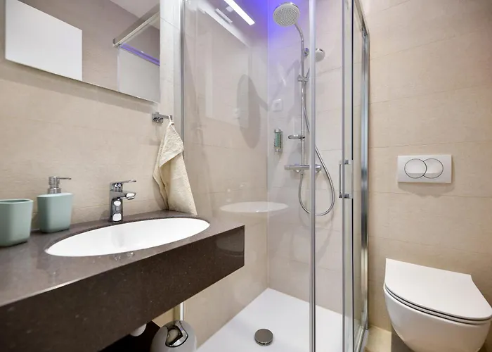 Crowonder & Oaza With Heated Swimming Pool And Sauna Turanj