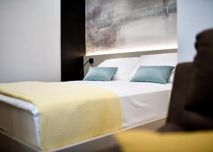 Crowonder & Oaza With Heated Swimming Pool And Sauna Aparthotel Turanj
