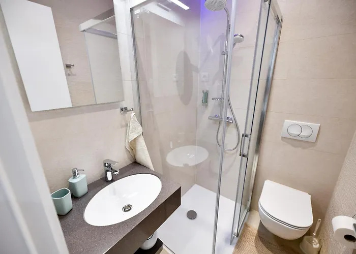 Aparthotel Crowonder & Oaza With Heated Swimming Pool And Sauna Turanj